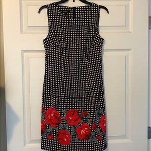 Women’s dress size 6